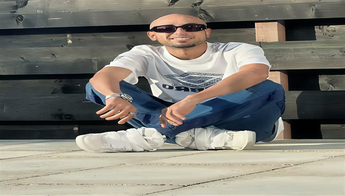 أحمد دقدق مؤسس فرقة الصواريخ في ذمة الله