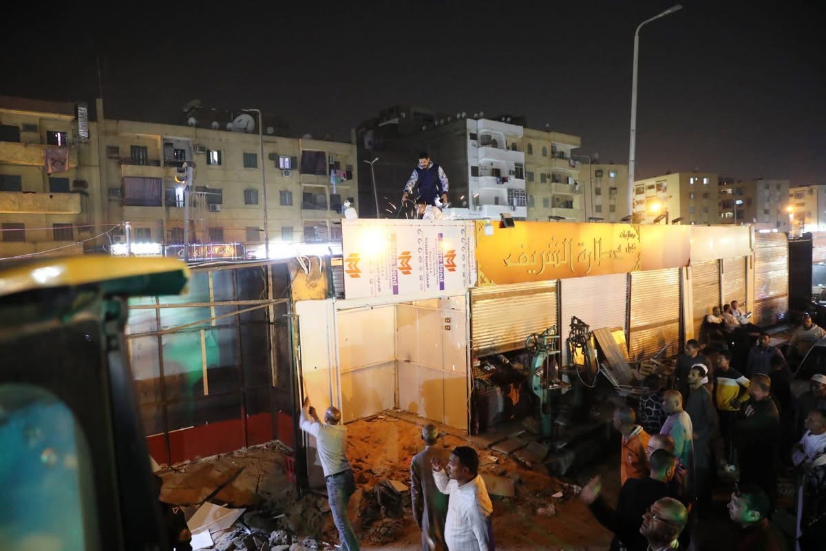 محافظ أسوان يوجه بإزالة الأكشاك العشوائية
