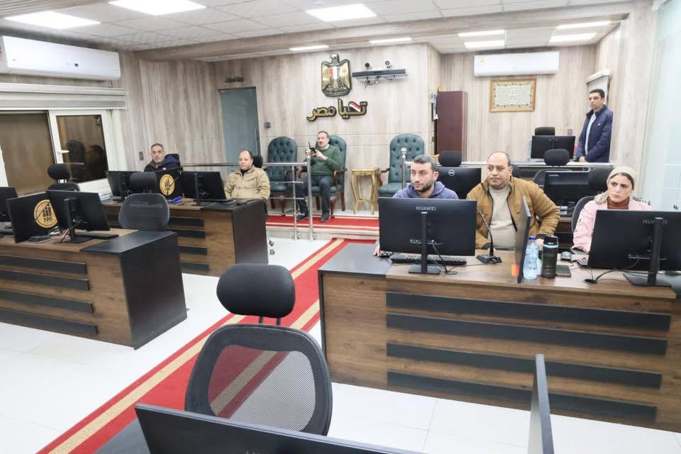 السيطرة الكاملة على حريق مخزن بأشمون ومتابعة مباشرة