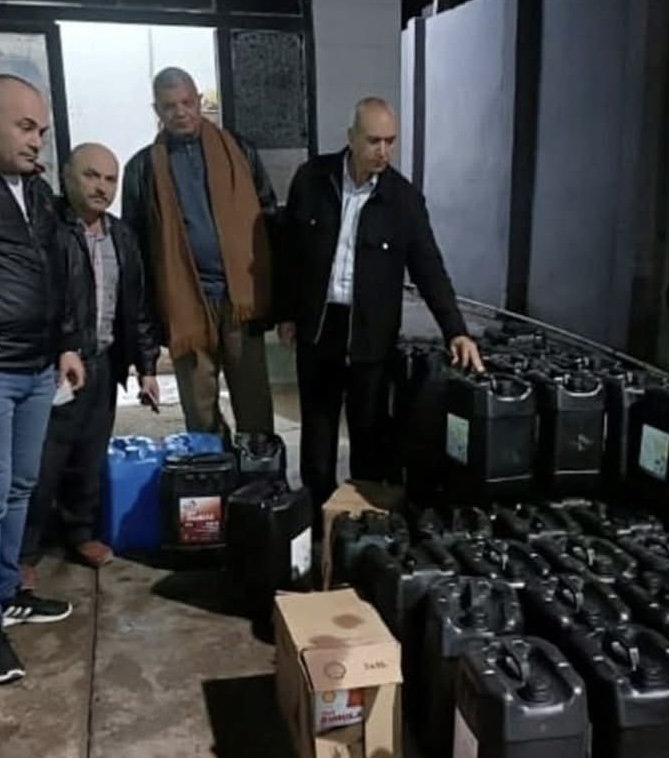 ضبط 1000 لتر زيت سيارات مجهول المصدر بالشرقية
