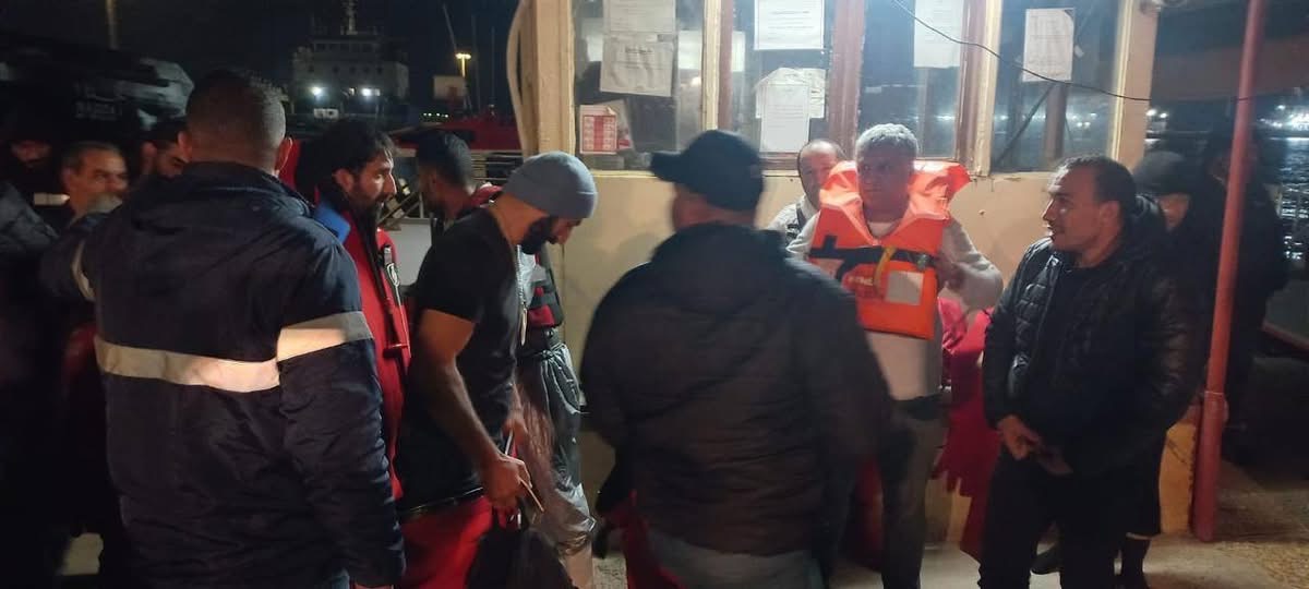 إنقاذ طاقم سفينة البضائع «FENER»