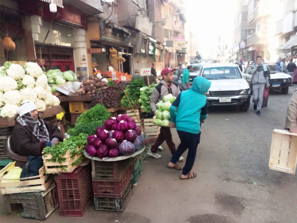 محافظ أسيوط: حملات مكثفة بحي شرق لإزالة إشغالات الباعة الجائلين