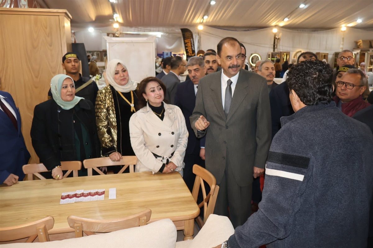 محافظ سوهاج يفتتح معرض الأثاث الدمياطي