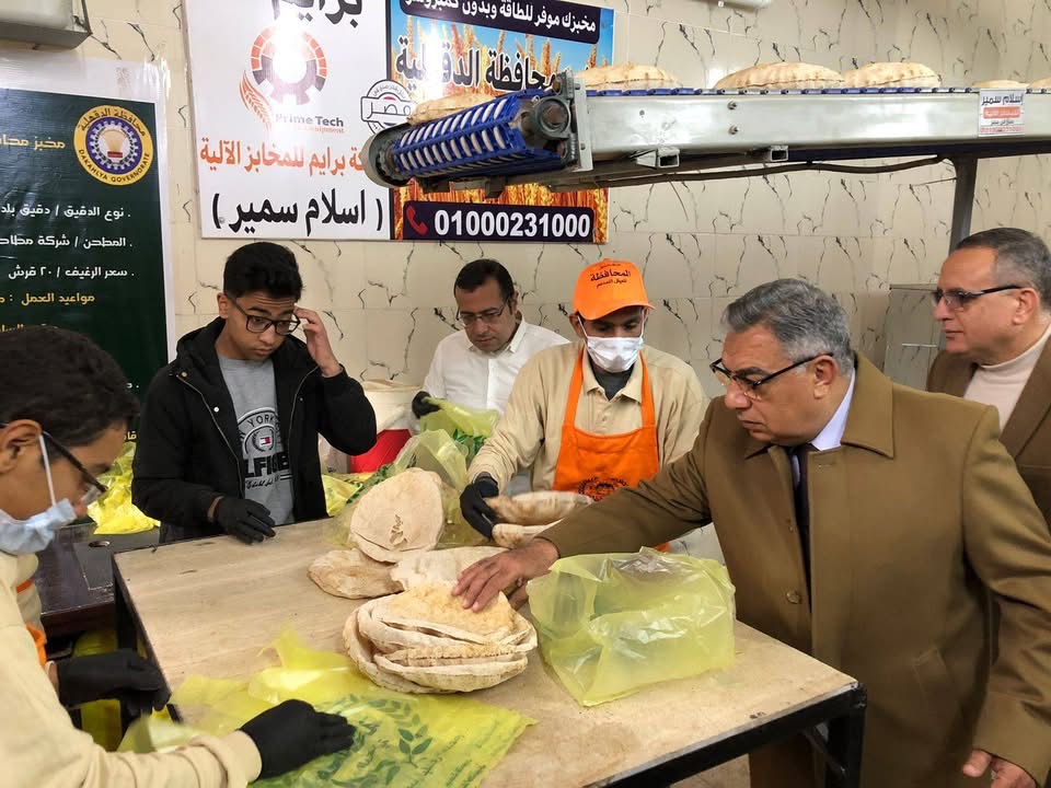محافظ الدقهلية يتابع تطوير منظومة الخبز