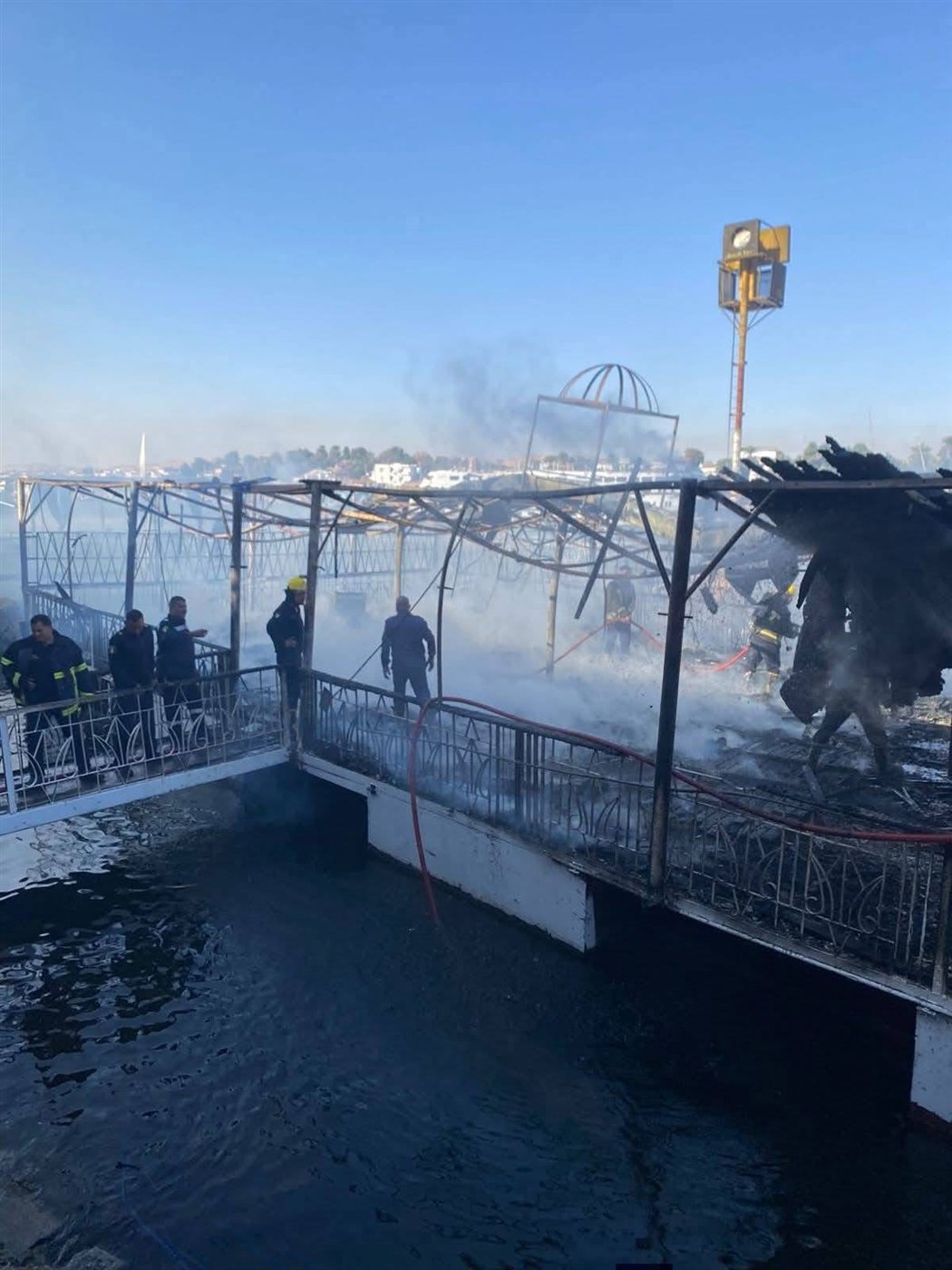 حريق كورنيش أسوان وتحرك عاجل لمراجعة السلامة