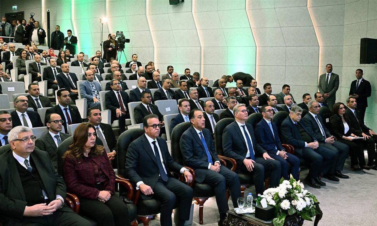 رئيس الوزراء يفتتح مستشفى كليوباترا التجمع (سكاي)