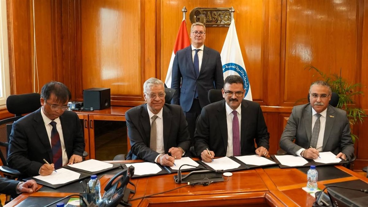 توقيع مذكرة تفاهم لتعظيم القيمة المضافة من خامات الفوسفات والكوارتز والسيليكا