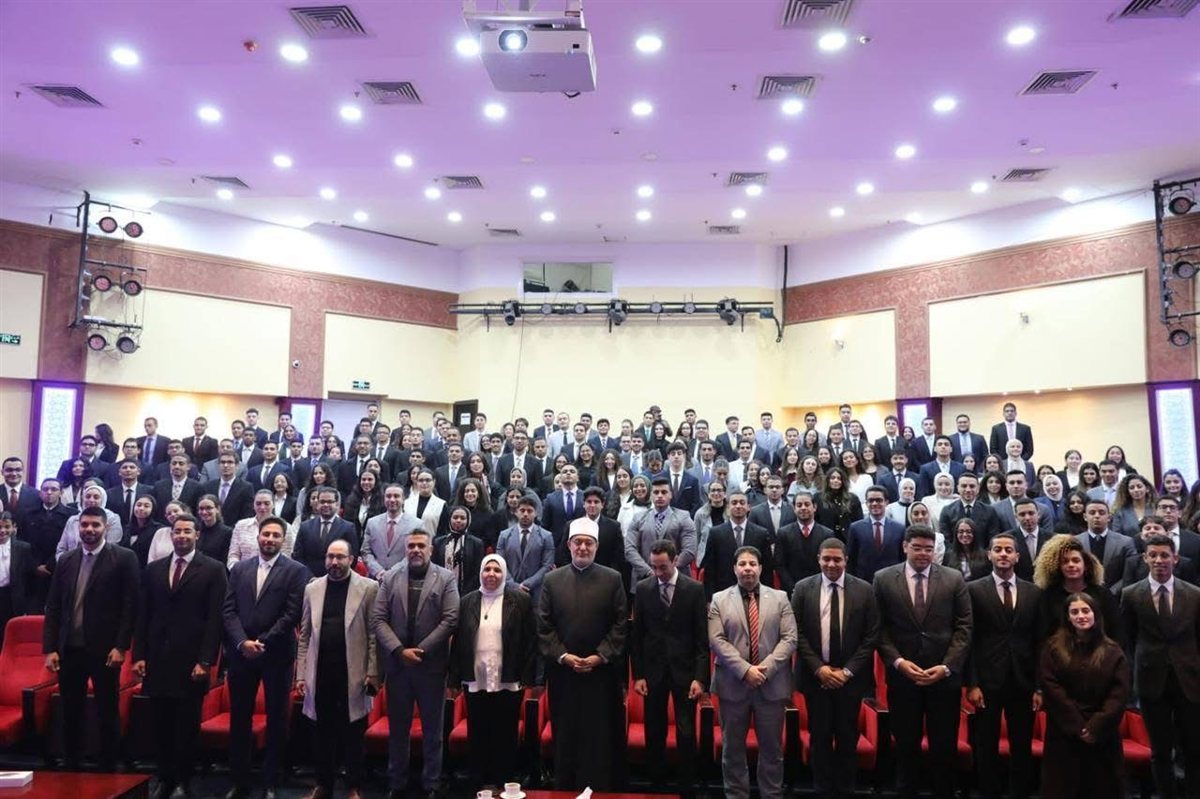 محاضرة حول التنوع الثقافي والديني في برنامج الدبلوماسية الشبابية