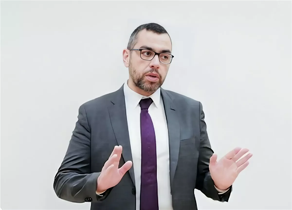 النائب محمد فؤاد يطلب بيانات حقل ظهر