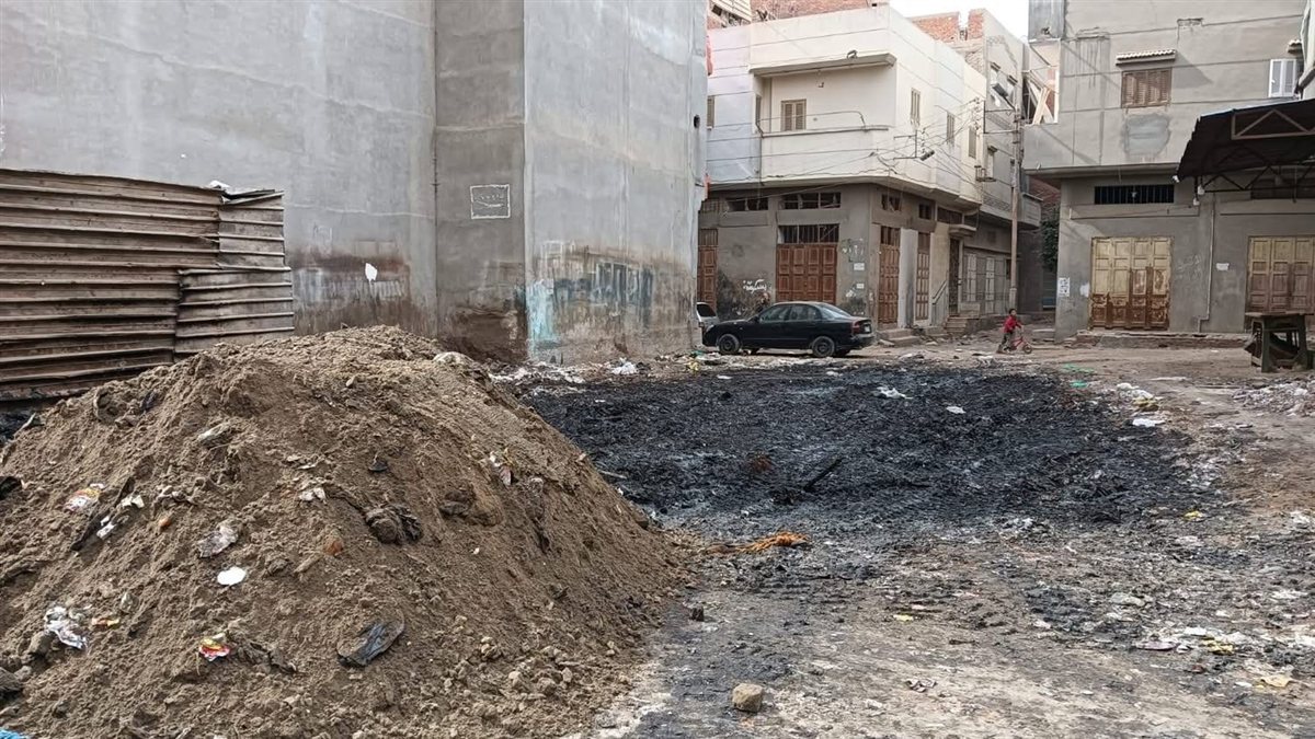 استمرار أعمال فريق التدخل السريع لرفع المخلفات بدمياط