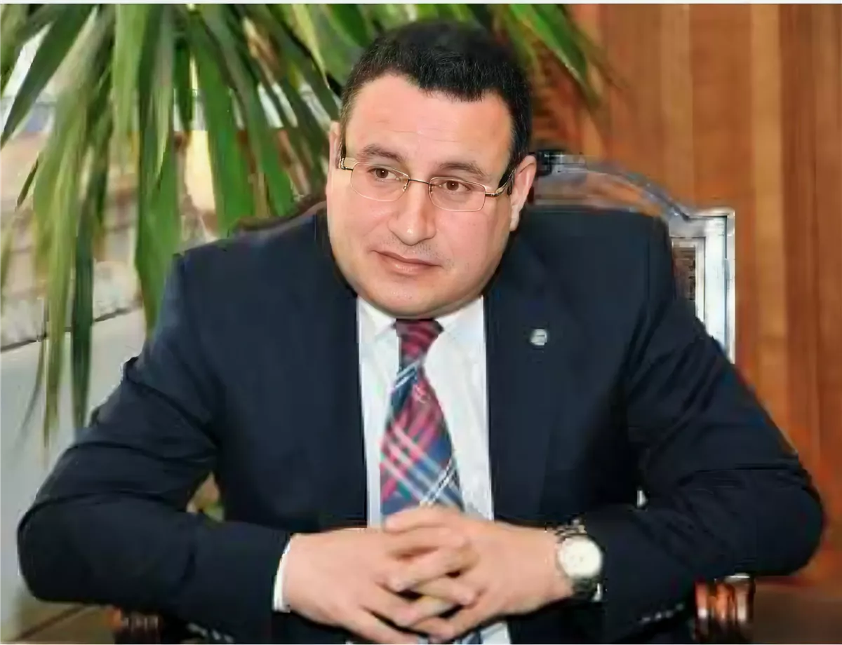 عبدالعزيز قنصوة من جامعة الإسكندرية إلى الوزارة