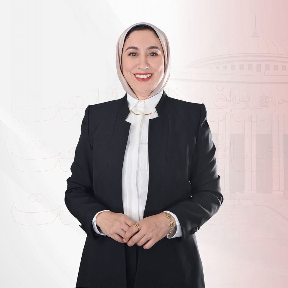 صافيناز طلعت تطالب بجدول تعيين للماجستير والدكتوراه