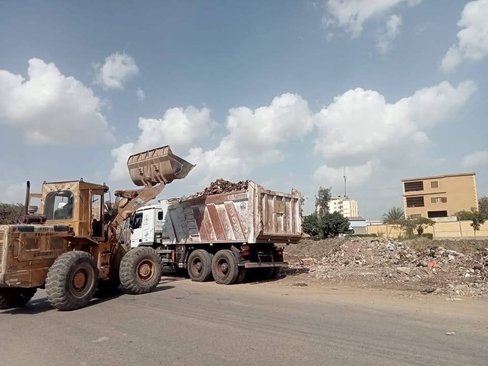 حملة مكبرة لرفع مخلفات الهدم والبناء بالمنصورة وطلخا