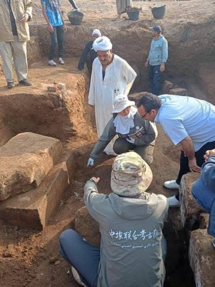 كشف أثري جديد بمنطقة ميت رهينة بمحافظة الجيزة