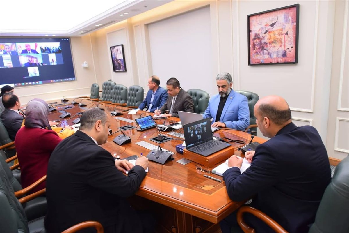 وزير العمل يجتمع مع مديريات القاهرة والجيزة والقليوبية والشرقية