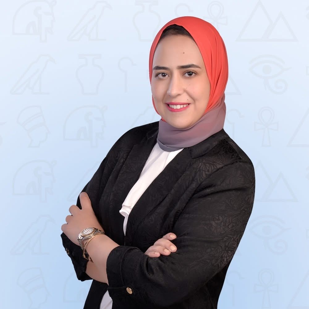 سارة النحاس تتقدم بطلب إحاطة حول الصيادلة