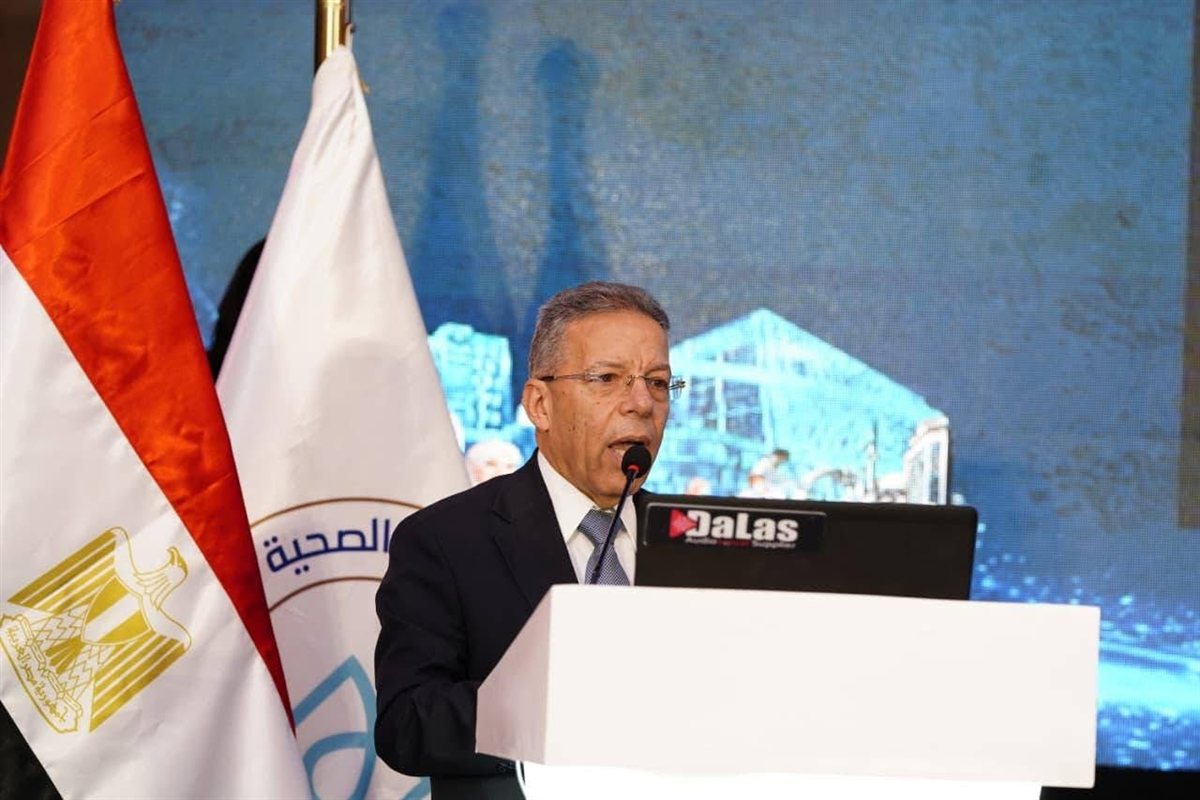 نقيب الأطباء يشيد بمستشفيات التأمين الصحي الشامل في مصر