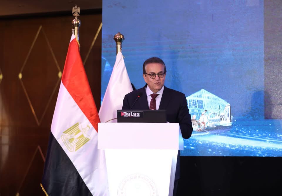 وزير الصحة يشيد بالجيش الأبيض ويدعم تطوير المنظومة
