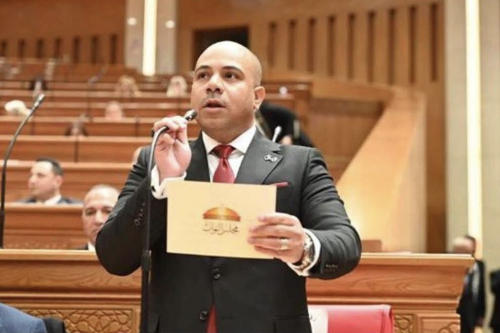 النائب علي خليفة يطالب بكشف حصيلة رسوم النظافة