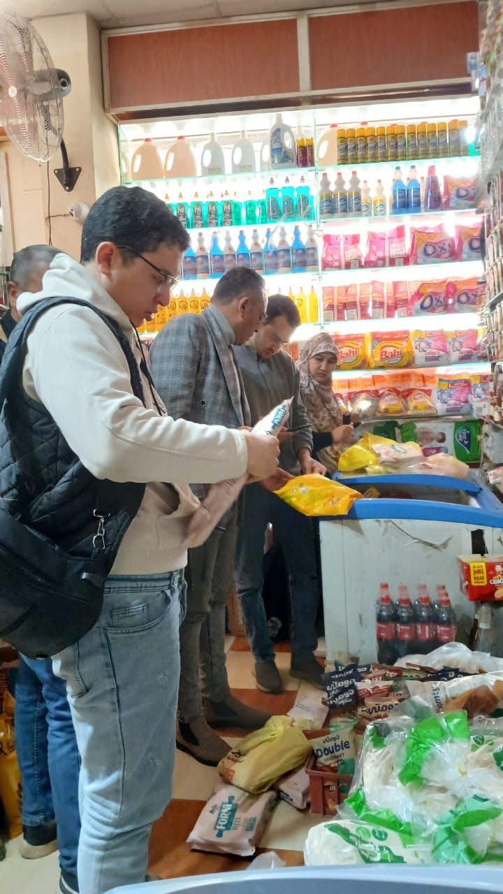 تحرير 96 محضرًا وإعدام سلع منتهية الصلاحية خلال حملات تفتيشية بالمنوفية