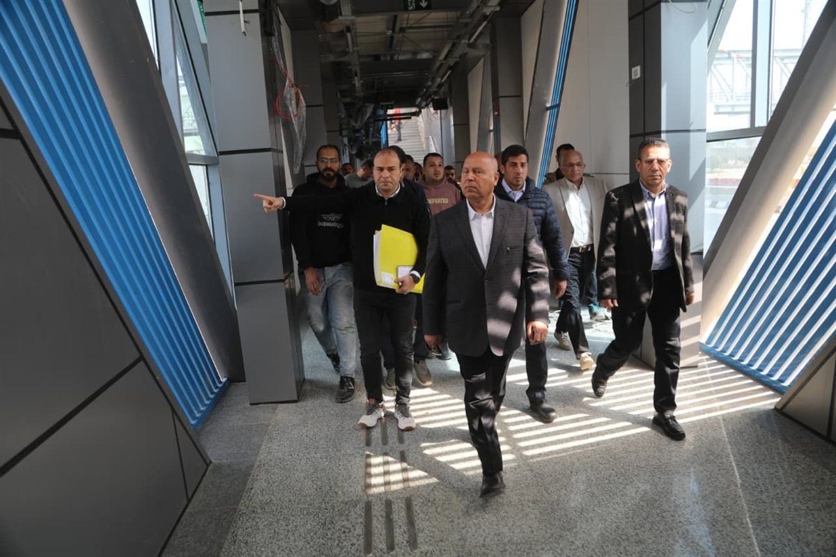 كامل الوزير يتفقد مشروع الأتوبيس الترددي السريع