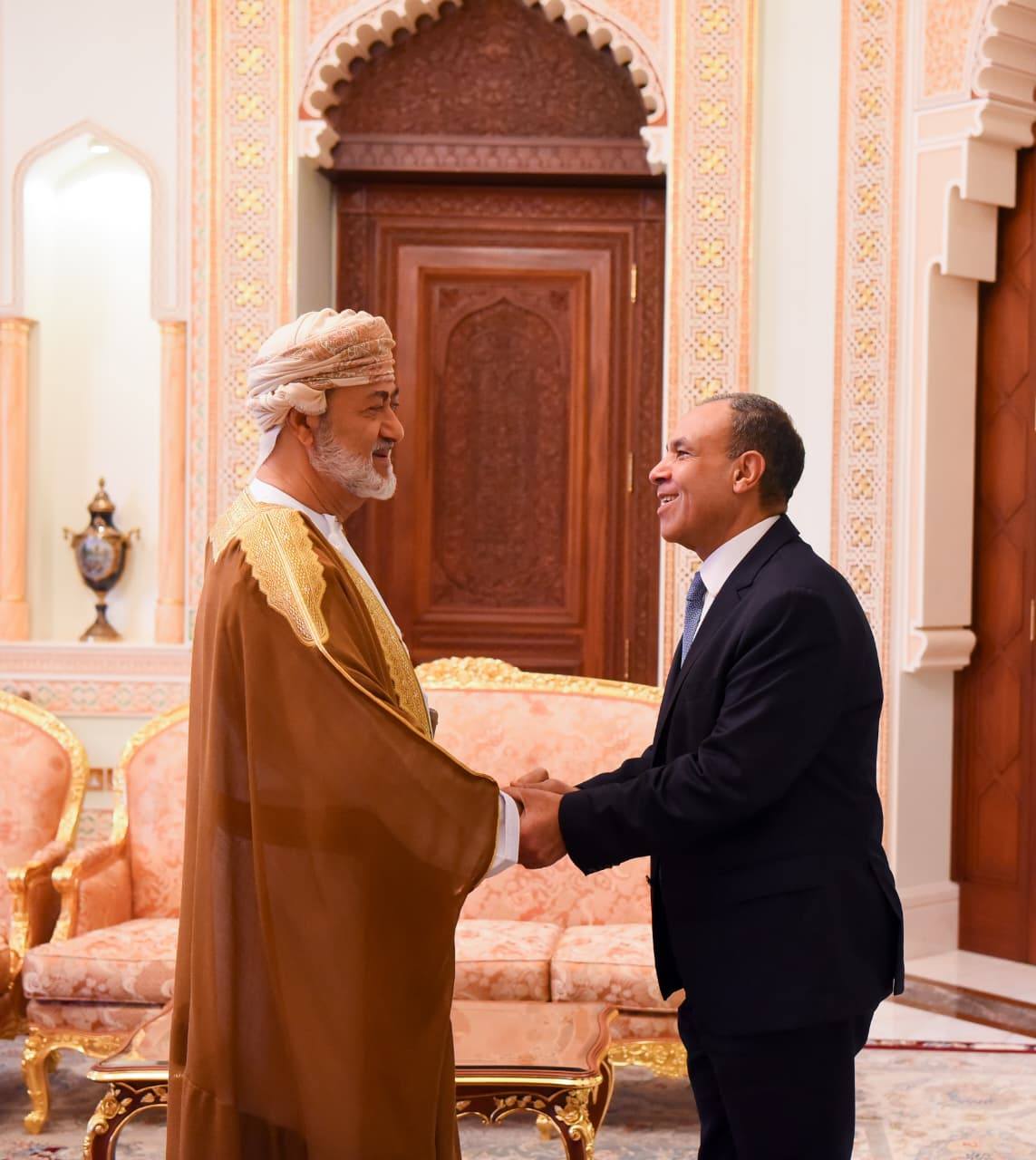 وزير الخارجية المصري بدر عبد العاطي يلتقي سلطان عُمان في مسقط
