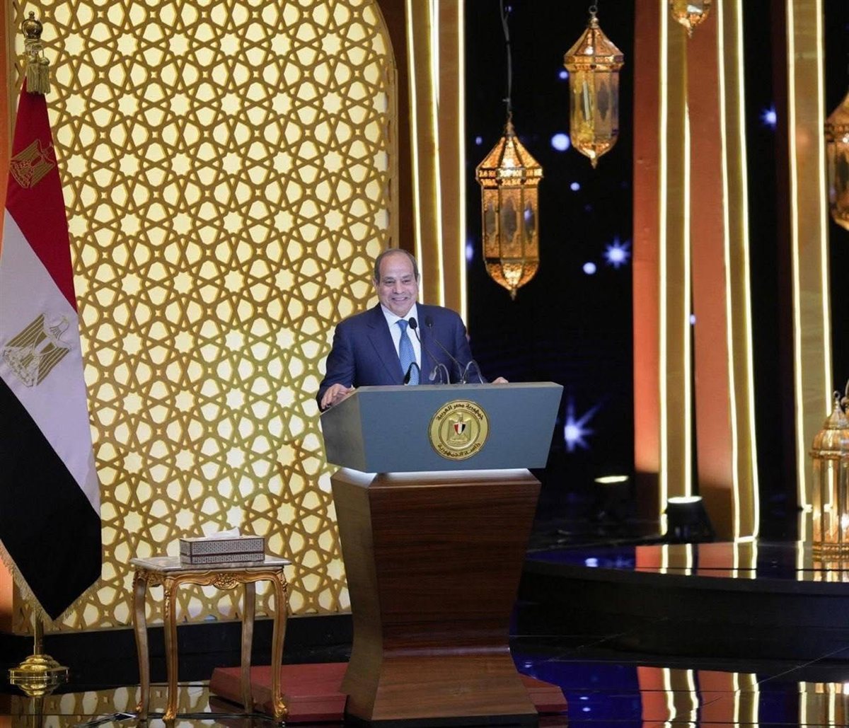 الرئيس السيسي يشهد احتفال ليلة القدر بمركز المنارة
