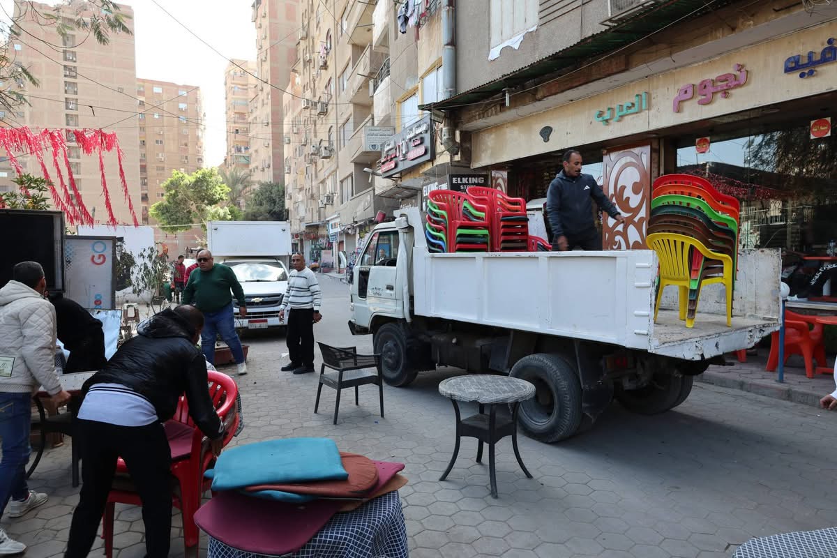 حملة ميدانية بأرض اللواء لرفع الإشغالات وإعادة الانضباط بالشوارع
