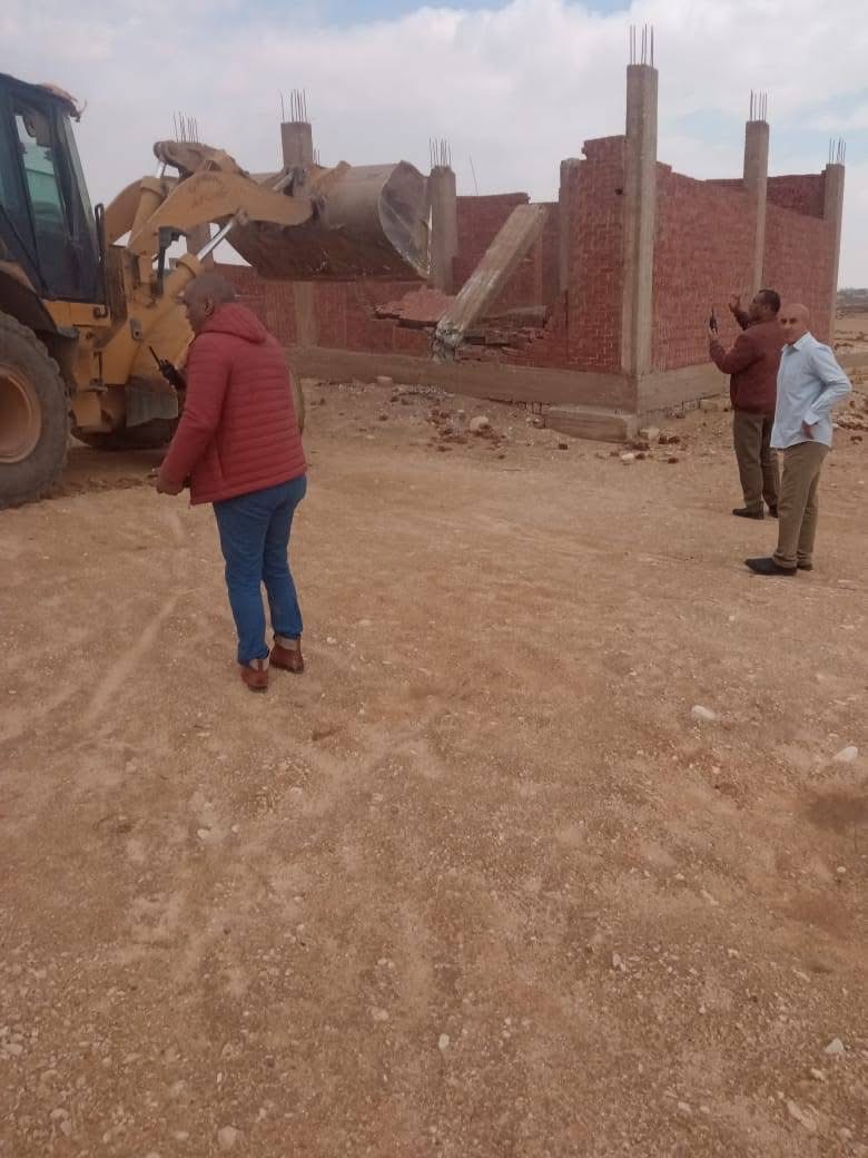 حملات لإزالة التعديات ومخالفات البناء على أراضي أملاك الدولة بالجيزة