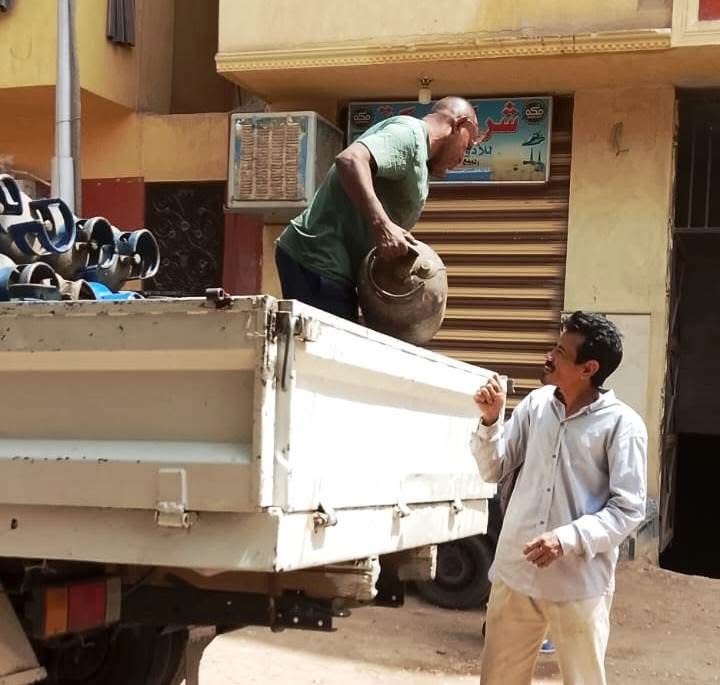 محافظ أسوان يوجه بزيادة ضخ أسطوانات البوتاجاز