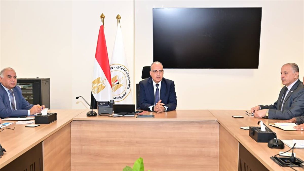 وزير الري يشدد على تشغيل القناطر ومحطات الرفع واستعدادات الطوارئ المائية