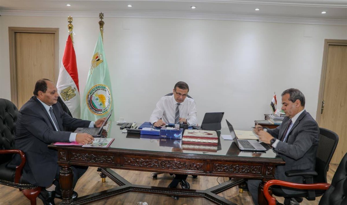 مشروع القرى المنتجة في مصر يركز على الصناعات الغذائية والنسيجية ودعم المشروعات الصغيرة