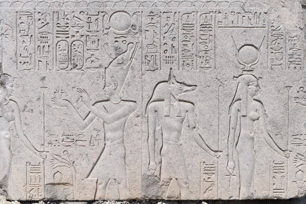 المجلس الأعلى للآثار يناقش إعادة إحياء معبد بهبيت