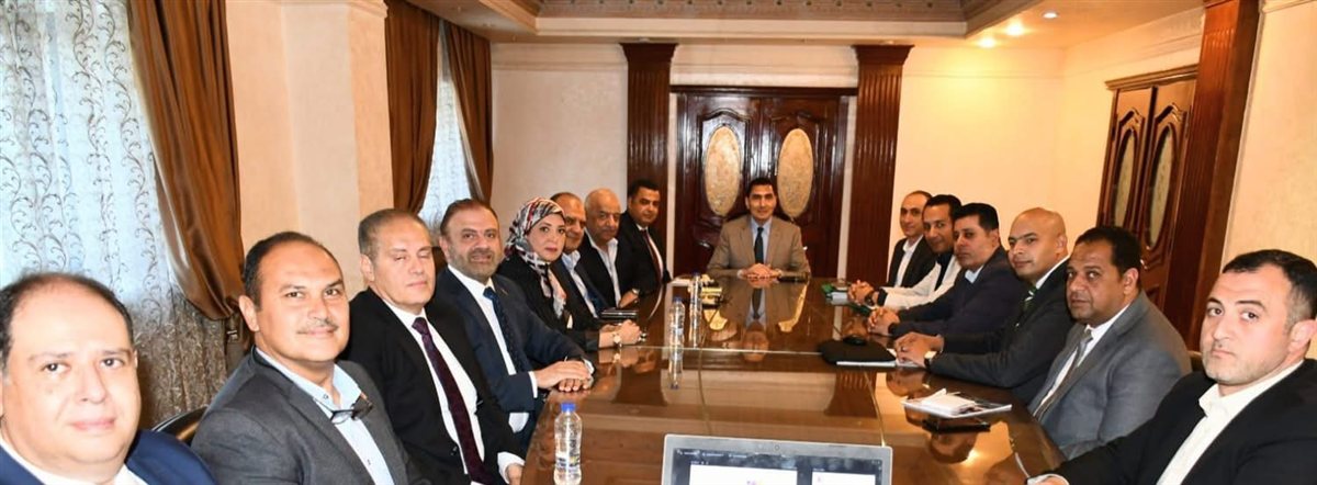 اجتماع وزير الرياضة مع مجلس إدارة الاتحاد المصري للقوس والسهم