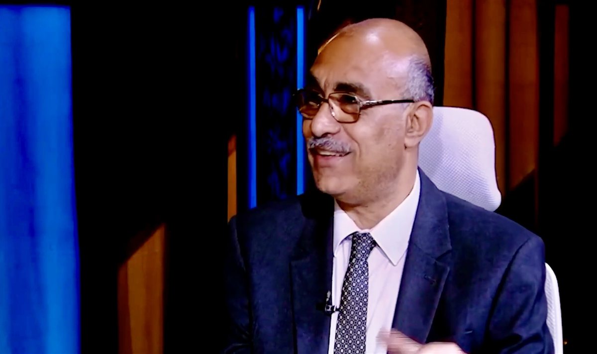 إيهاب منصور يكشف أزمة تكليف المهن الطبية بالاحتياج