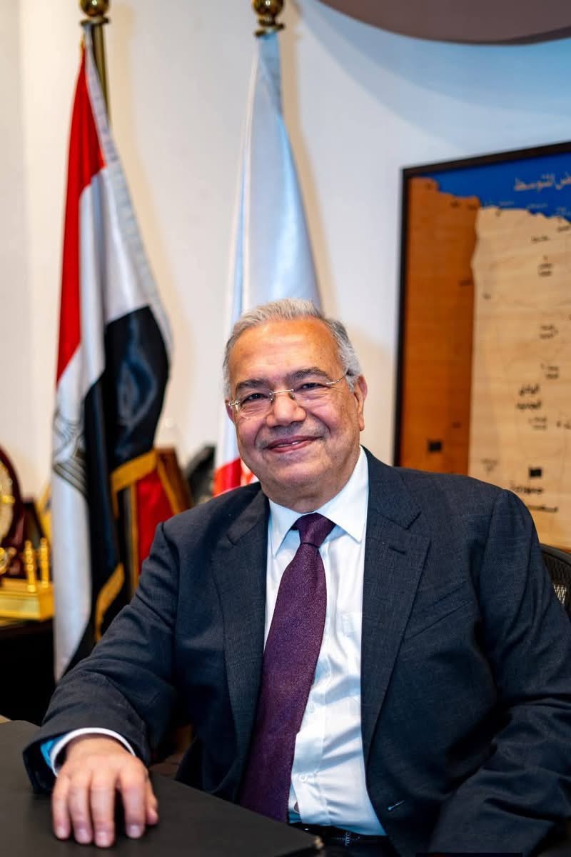 المصريين الأحرار يطرح قانونًا لحماية حقوق الأبناء