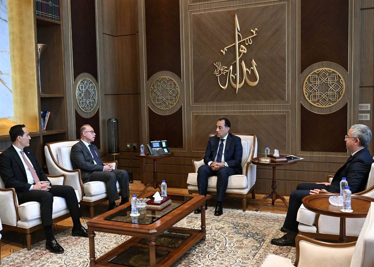تعيين محمد عوض رئيسًا تنفيذيًا لهيئة الاستثمار وإيمان منصور نائبًا