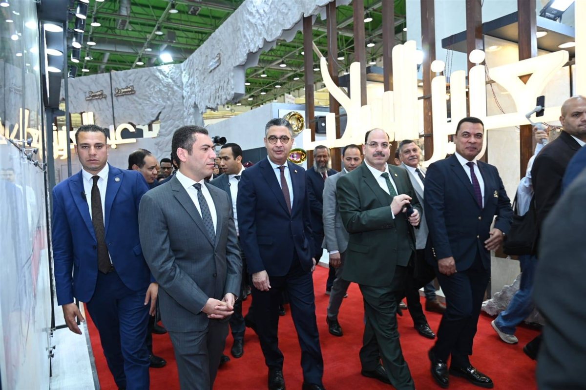 وزير التموين خلال افتتاح معرض الصناعة الوطنية