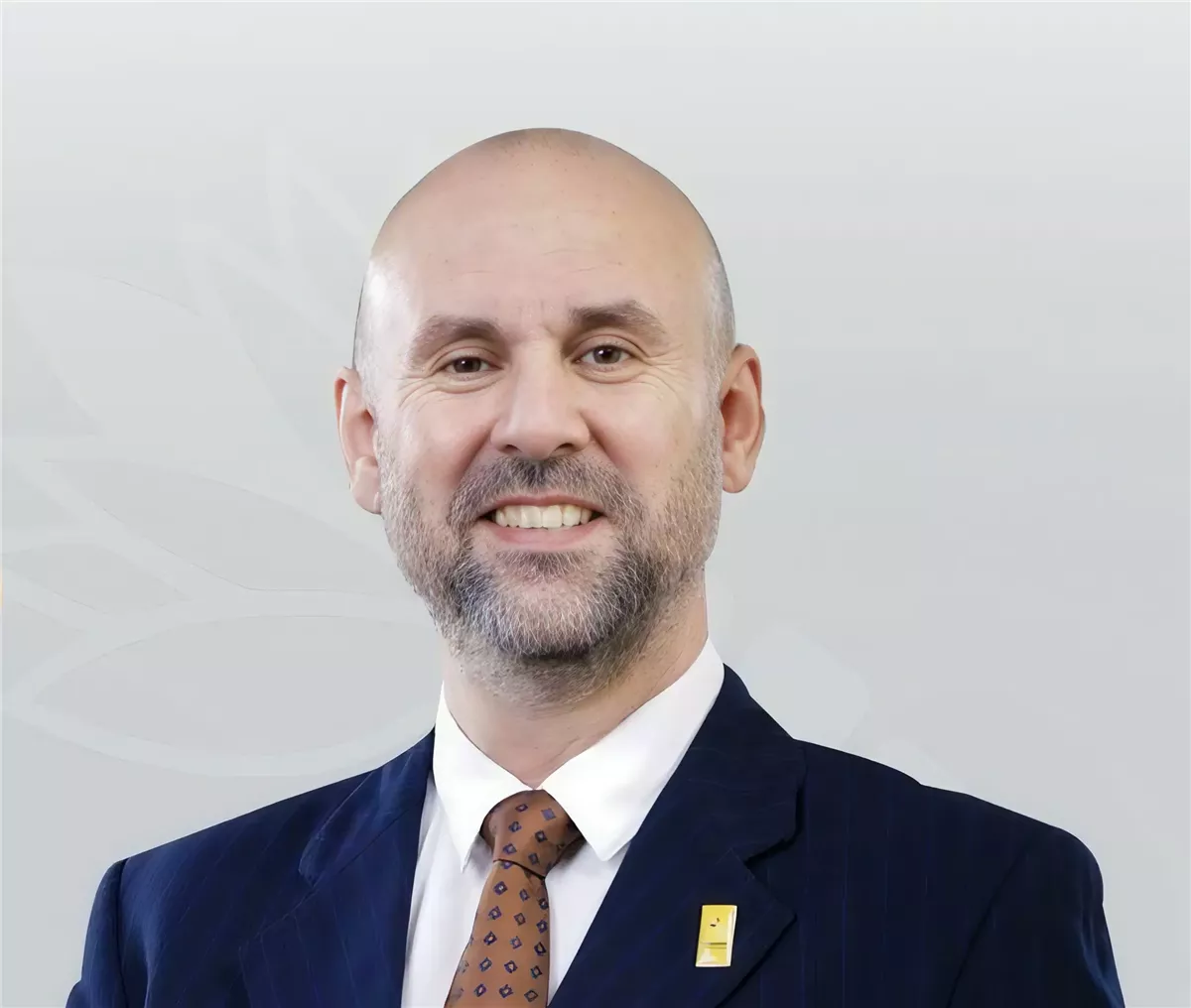 باسم كامل يطالب بتدرج العقوبة في تحليل المخدرات