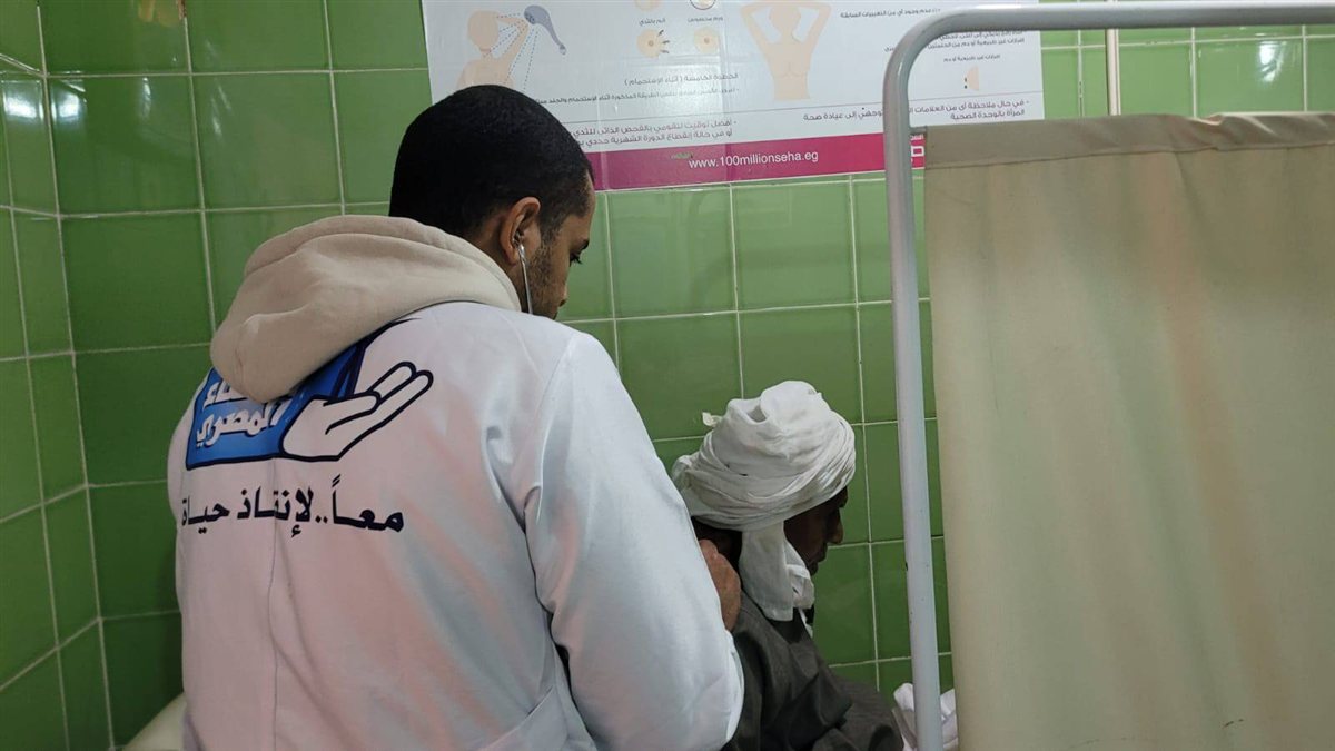 مؤسسة بنك الشفاء المصري تدعم قوافل أسيوط