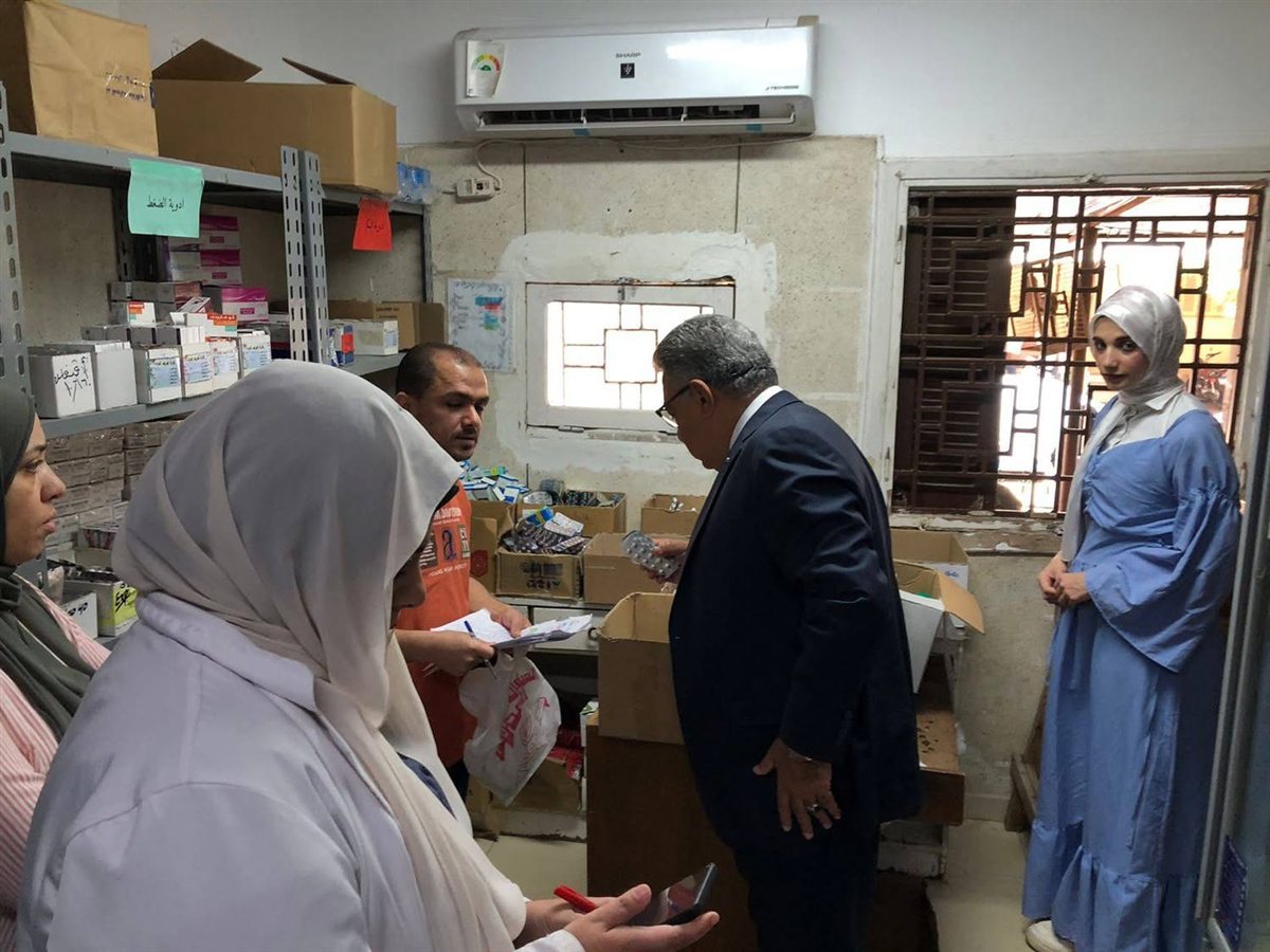 محافظ الدقهلية يشيد بانضباط الأطقم الطبية بعيادة التأمين الصحي بجديلة