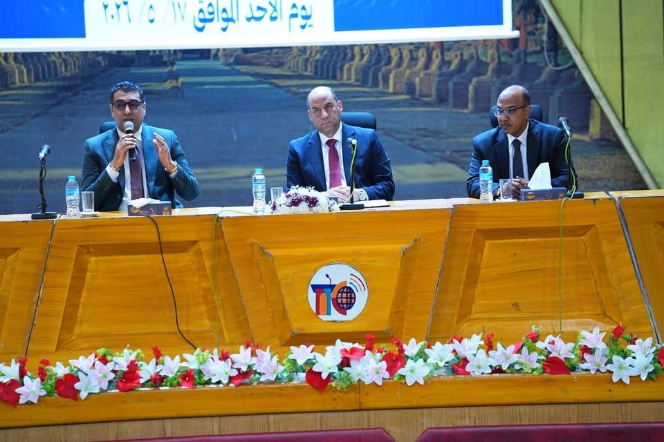 وزارة العمل تدعم خريجات التدريب المهني في الأقصر بماكينات خياطة