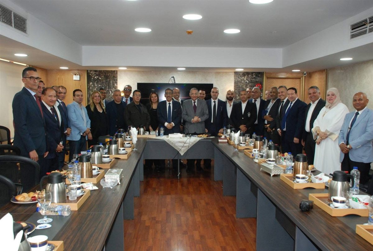 ضياء رشوان يبحث دعم القنوات الخاصة في مصر