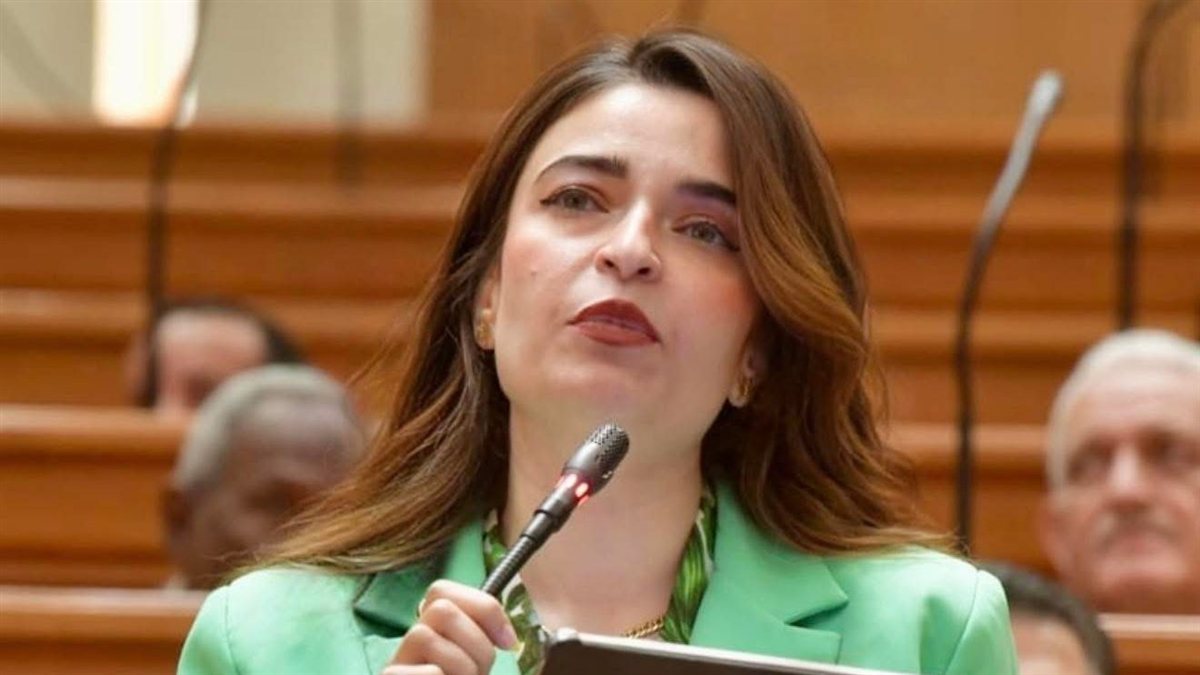 إيرين سعيد تطالب بمراجعة ملف اتحاد السباحة