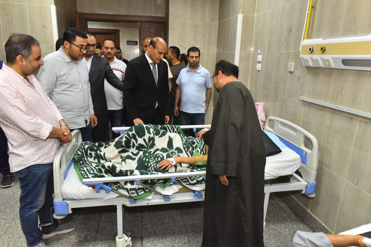 اللواء محمد علوان يتابع حالة مصابي حادث إطلاق النار في أبنوب