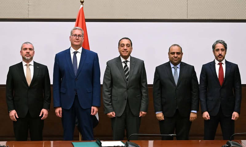 توقيع مذكرة تفاهم بين البترول وإكسون موبيل وقطر للطاقة