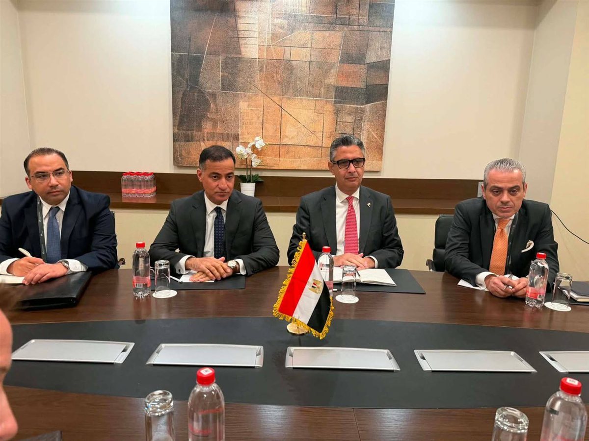     البورصة الروسية تدعم خطط مصر لتطوير تداول الحبوب