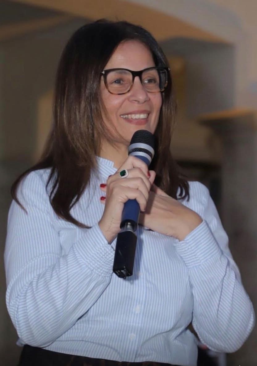 وزيرة الثقافة تبحث برنامجًا تدريبيًا جديدًا بالمحافظات