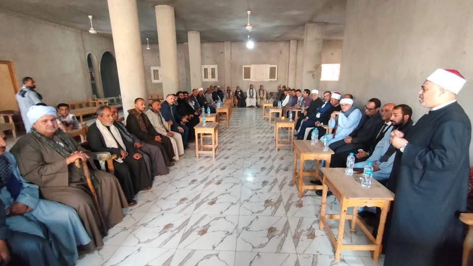 وفد رسمي وشعبي يواسي أسر ضحايا حادث أبنوب