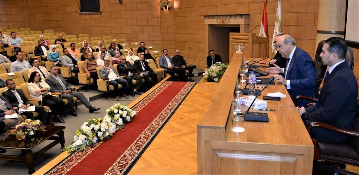 وزارة الطيران المدني تضع خطة وطنية لمواجهة مخاطر الطيور والحياة البرية